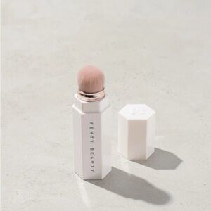 NEW Fenty Beauty Portable Contour & Concealer Brush 150